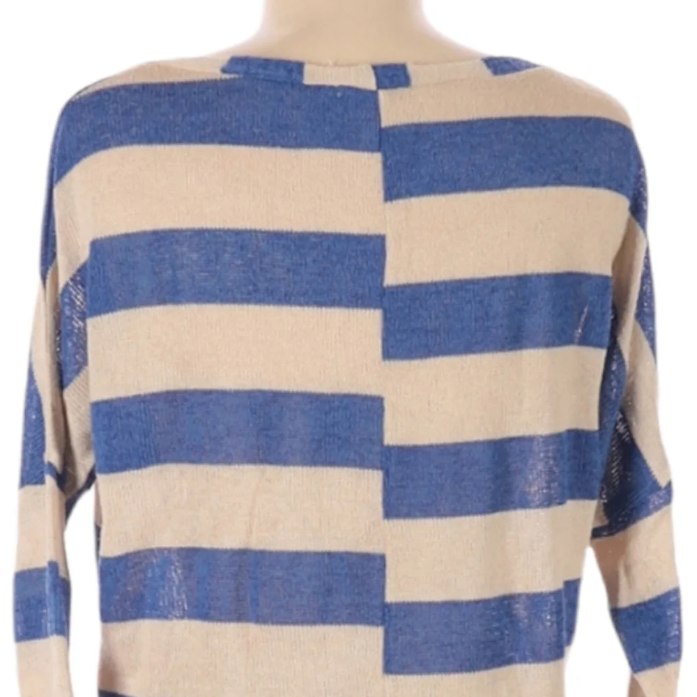 N/A edge pullover